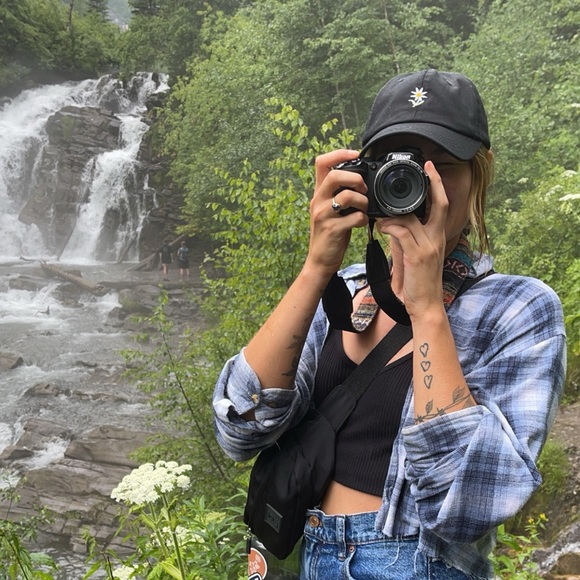 Meet your Posher, Paige - Picture 4 of 4